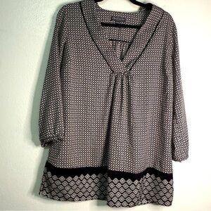 A Pea in the Pod Elegant Black & White Patterned Women's Maternity Top, Sz S/P.